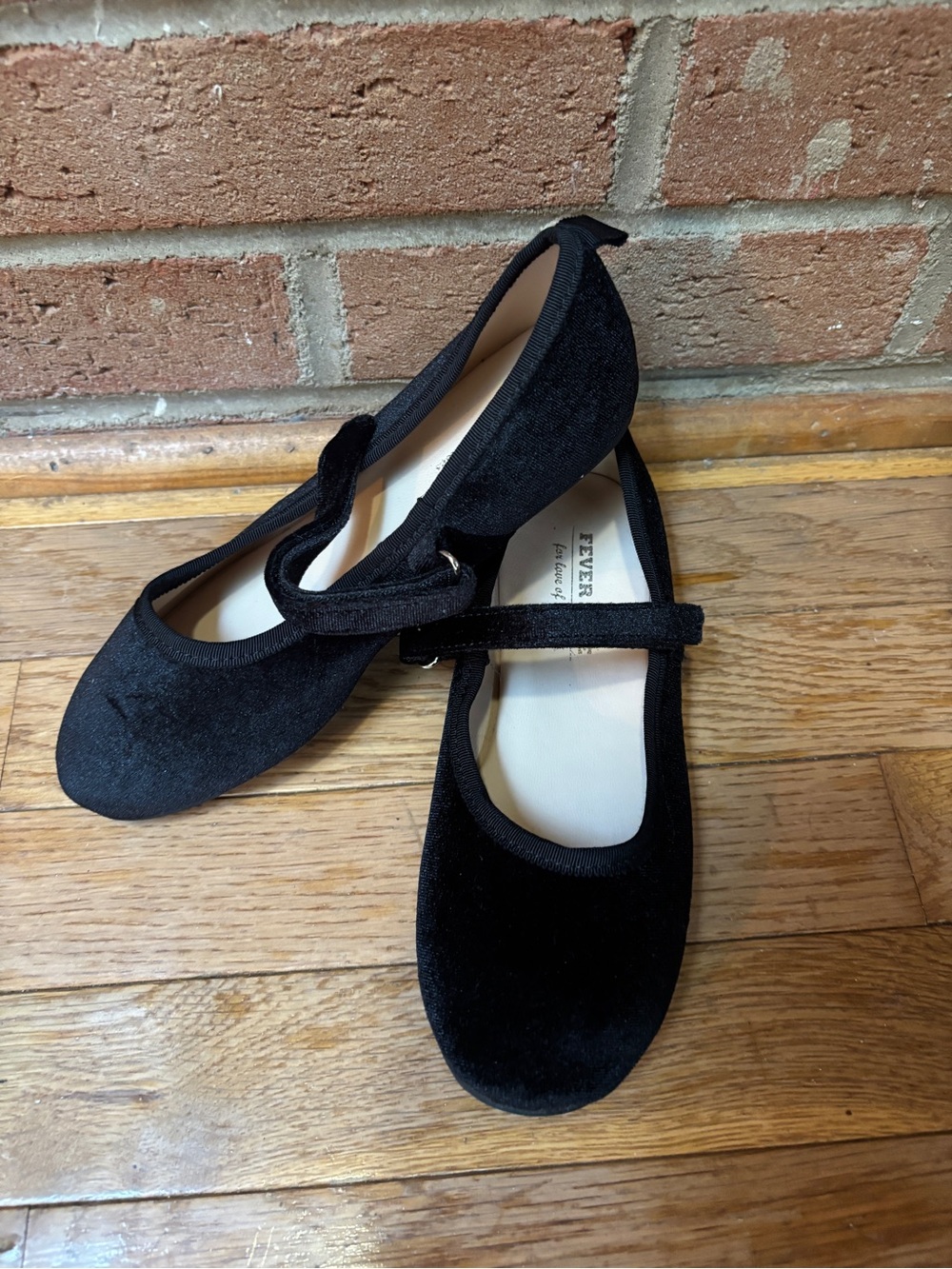 Fever Sole Black Mary Jane Flats Girls 3.5 NWOT